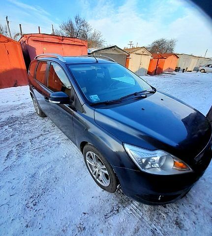 Серый Форд Фокус, объемом двигателя 1.6 л и пробегом 200 тыс. км за 6500 $, фото 1 на Automoto.ua