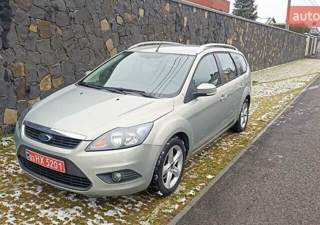Серый Форд Фокус, объемом двигателя 1.6 л и пробегом 203 тыс. км за 5800 $, фото 1 на Automoto.ua