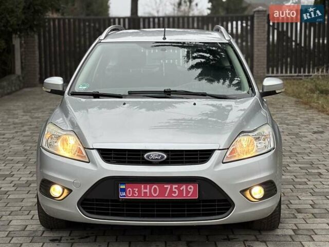 Серый Форд Фокус, объемом двигателя 1.6 л и пробегом 206 тыс. км за 5800 $, фото 1 на Automoto.ua