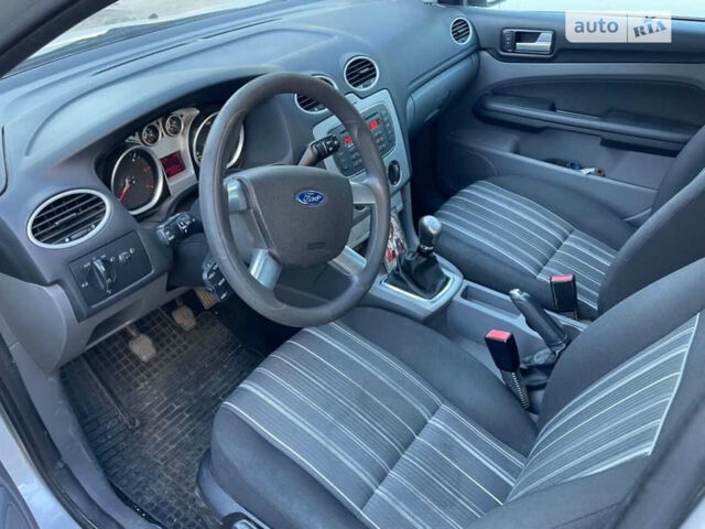 Сірий Форд Фокус, об'ємом двигуна 1.6 л та пробігом 235 тис. км за 4400 $, фото 1 на Automoto.ua