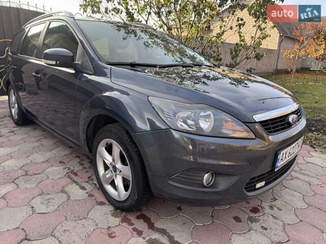Серый Форд Фокус, объемом двигателя 1.6 л и пробегом 214 тыс. км за 6500 $, фото 1 на Automoto.ua