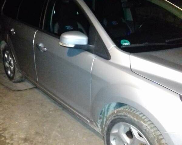 Серый Форд Фокус, объемом двигателя 1.6 л и пробегом 198 тыс. км за 6300 $, фото 1 на Automoto.ua