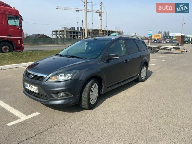 Серый Форд Фокус, объемом двигателя 1.56 л и пробегом 216 тыс. км за 5000 $, фото 1 на Automoto.ua