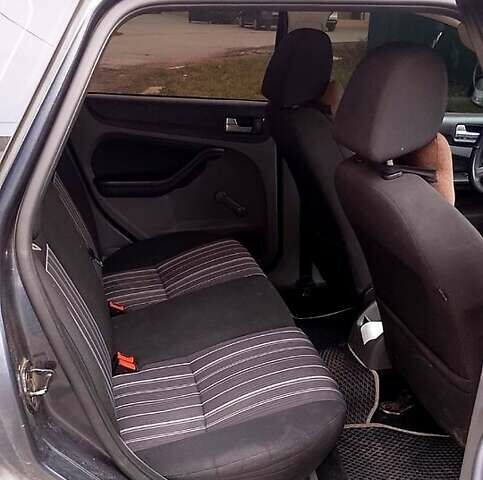 Сірий Форд Фокус, об'ємом двигуна 1.6 л та пробігом 305 тис. км за 5200 $, фото 1 на Automoto.ua