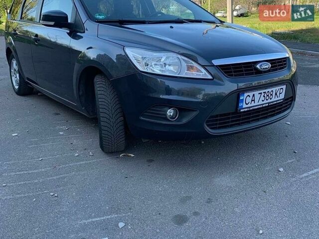 Сірий Форд Фокус, об'ємом двигуна 1.6 л та пробігом 263 тис. км за 5600 $, фото 1 на Automoto.ua