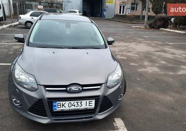 Серый Форд Фокус, объемом двигателя 2 л и пробегом 296 тыс. км за 7500 $, фото 1 на Automoto.ua