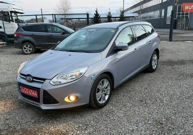 Серый Форд Фокус, объемом двигателя 1.6 л и пробегом 233 тыс. км за 6250 $, фото 1 на Automoto.ua