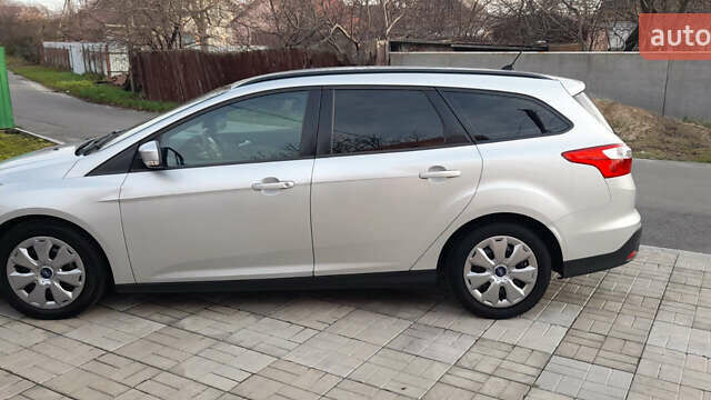 Серый Форд Фокус, объемом двигателя 1.56 л и пробегом 257 тыс. км за 5750 $, фото 1 на Automoto.ua