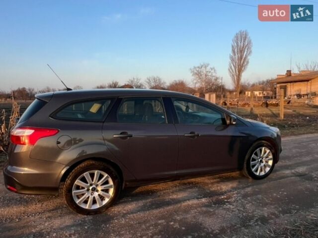Серый Форд Фокус, объемом двигателя 1.56 л и пробегом 313 тыс. км за 6500 $, фото 1 на Automoto.ua