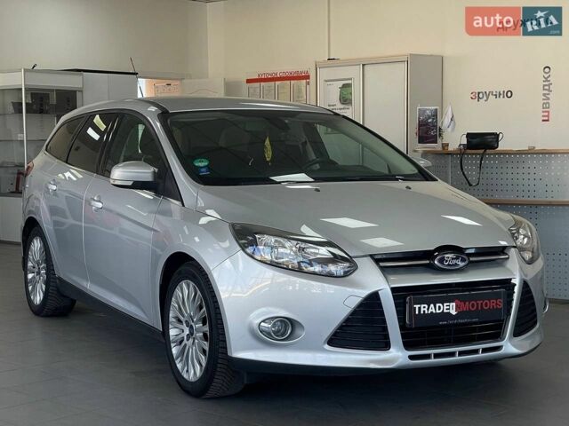 Сірий Форд Фокус, об'ємом двигуна 2 л та пробігом 295 тис. км за 8490 $, фото 1 на Automoto.ua