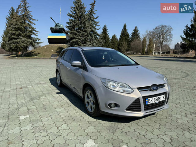 Серый Форд Фокус, объемом двигателя 1.56 л и пробегом 232 тыс. км за 7100 $, фото 1 на Automoto.ua