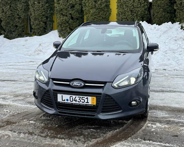 Серый Форд Фокус, объемом двигателя 1.6 л и пробегом 237 тыс. км за 7999 $, фото 1 на Automoto.ua