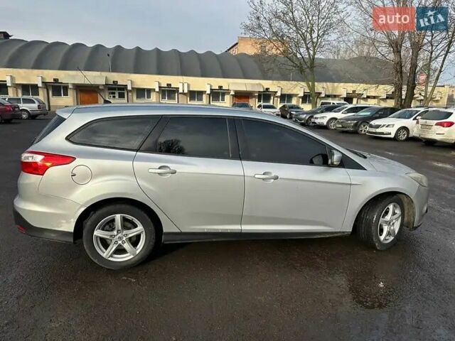 Сірий Форд Фокус, об'ємом двигуна 2 л та пробігом 284 тис. км за 7600 $, фото 1 на Automoto.ua