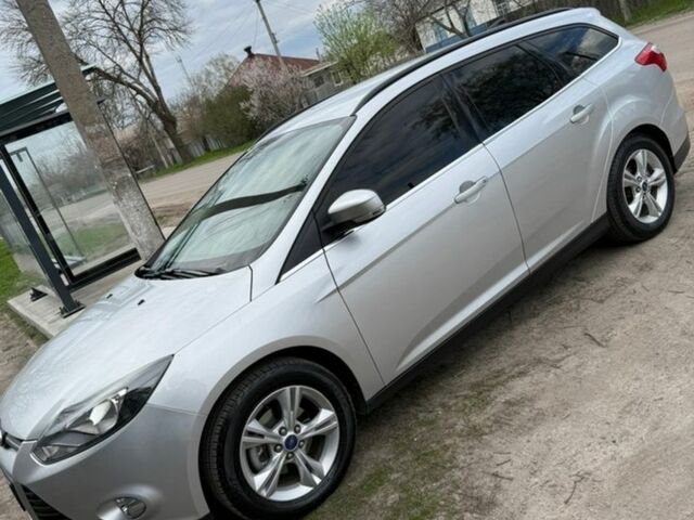 Сірий Форд Фокус, об'ємом двигуна 1 л та пробігом 200 тис. км за 7199 $, фото 1 на Automoto.ua