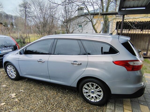 Серый Форд Фокус, объемом двигателя 2 л и пробегом 235 тыс. км за 7400 $, фото 1 на Automoto.ua