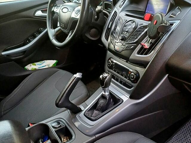 Сірий Форд Фокус, об'ємом двигуна 1.6 л та пробігом 294 тис. км за 7400 $, фото 1 на Automoto.ua