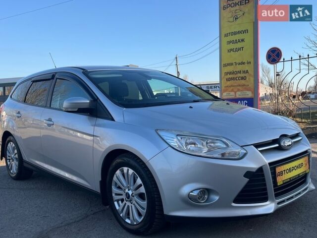 Сірий Форд Фокус, об'ємом двигуна 2 л та пробігом 240 тис. км за 9200 $, фото 1 на Automoto.ua
