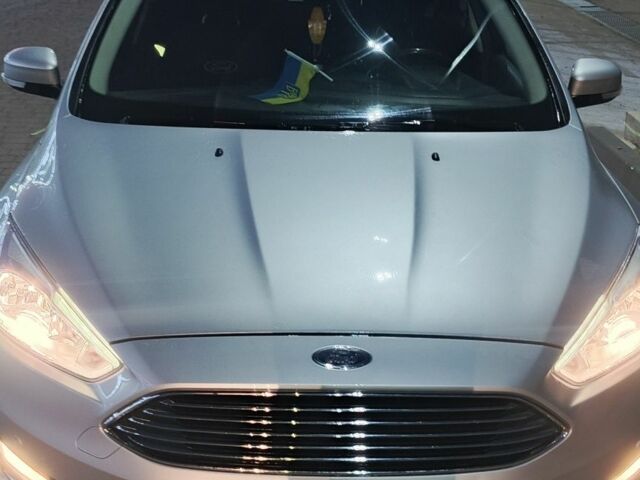 Серый Форд Фокус, объемом двигателя 1.5 л и пробегом 260 тыс. км за 8300 $, фото 1 на Automoto.ua