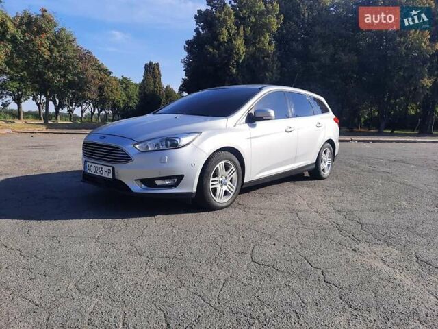 Серый Форд Фокус, объемом двигателя 2 л и пробегом 288 тыс. км за 11800 $, фото 1 на Automoto.ua