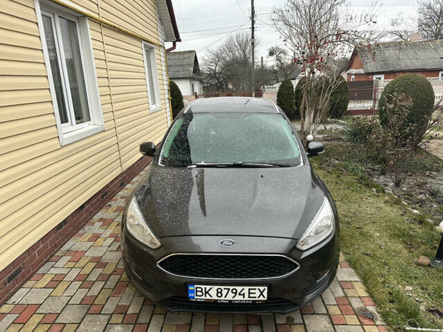 Серый Форд Фокус, объемом двигателя 1.5 л и пробегом 211 тыс. км за 9499 $, фото 1 на Automoto.ua