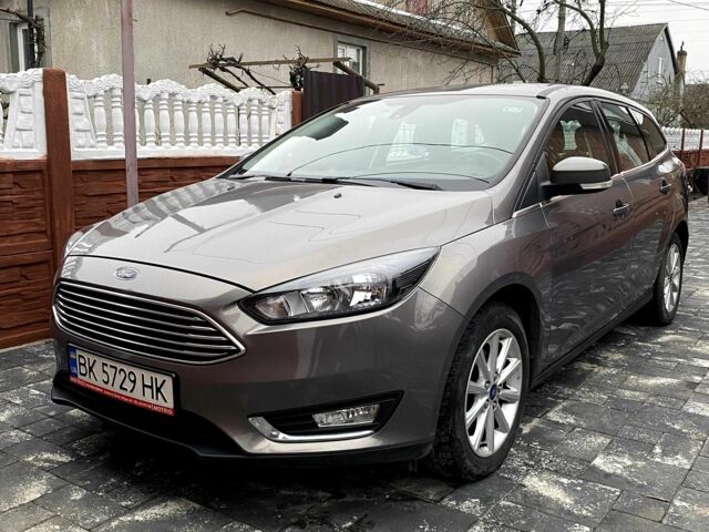 Серый Форд Фокус, объемом двигателя 1.5 л и пробегом 190 тыс. км за 9600 $, фото 1 на Automoto.ua