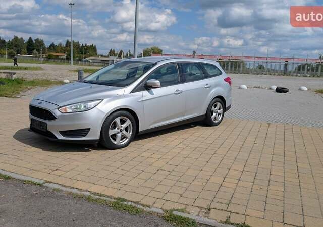 Серый Форд Фокус, объемом двигателя 1.5 л и пробегом 303 тыс. км за 9200 $, фото 1 на Automoto.ua