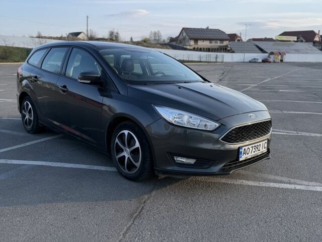 Серый Форд Фокус, объемом двигателя 1.5 л и пробегом 222 тыс. км за 8500 $, фото 1 на Automoto.ua