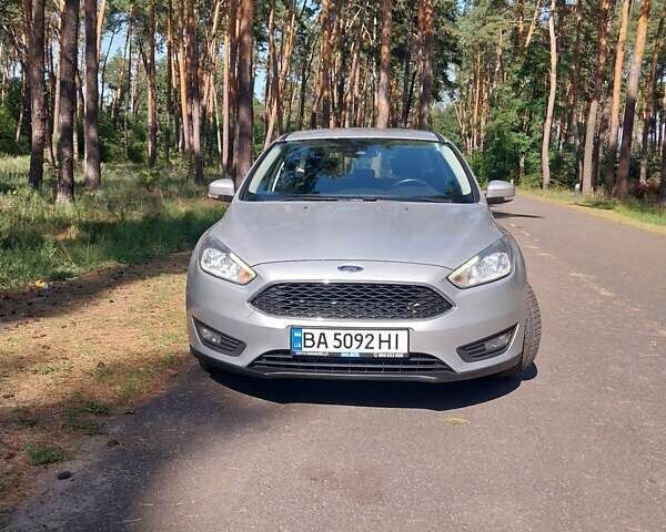 Серый Форд Фокус, объемом двигателя 1.5 л и пробегом 170 тыс. км за 12800 $, фото 1 на Automoto.ua