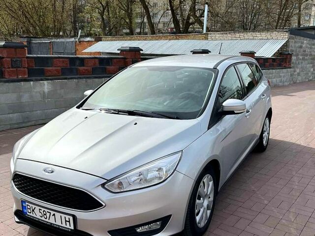 Сірий Форд Фокус, об'ємом двигуна 2 л та пробігом 320 тис. км за 9000 $, фото 1 на Automoto.ua