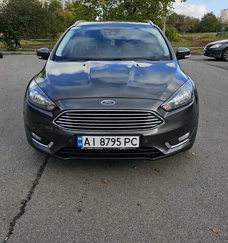 Серый Форд Фокус, объемом двигателя 1.5 л и пробегом 230 тыс. км за 12000 $, фото 1 на Automoto.ua