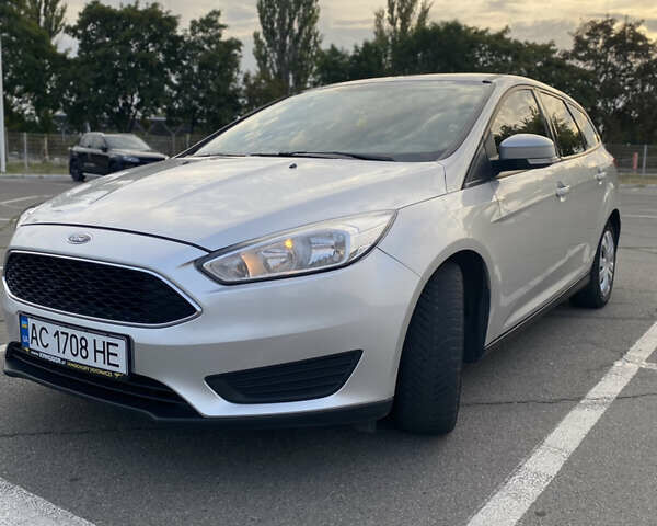 Сірий Форд Фокус, об'ємом двигуна 1.5 л та пробігом 255 тис. км за 8800 $, фото 1 на Automoto.ua