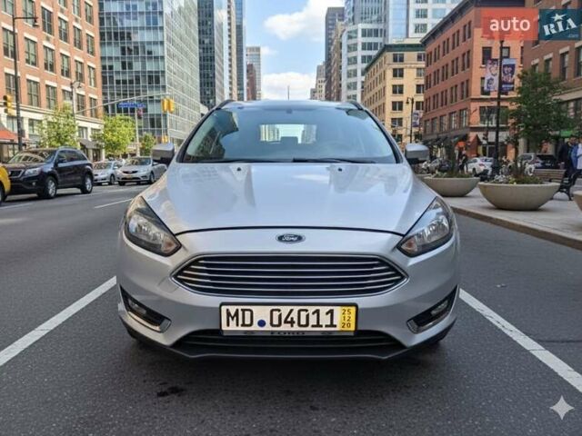 Серый Форд Фокус, объемом двигателя 1.5 л и пробегом 187 тыс. км за 9900 $, фото 1 на Automoto.ua