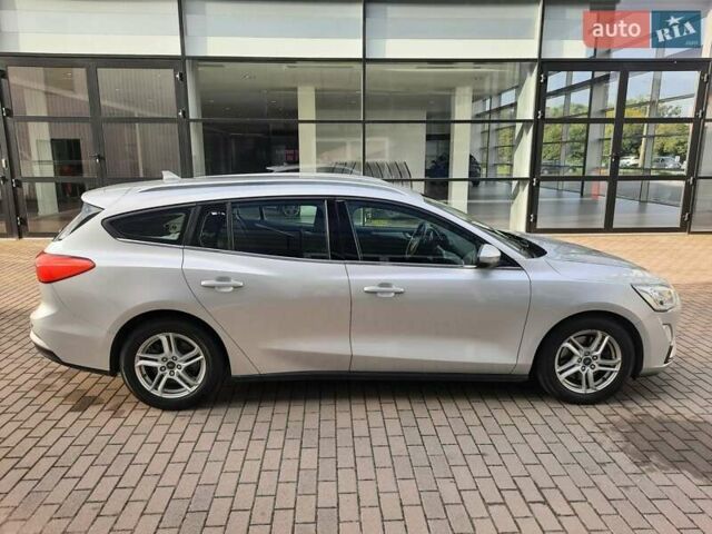 Серый Форд Фокус, объемом двигателя 1.5 л и пробегом 176 тыс. км за 13499 $, фото 1 на Automoto.ua
