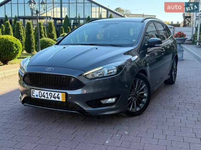 Сірий Форд Фокус, об'ємом двигуна 2 л та пробігом 240 тис. км за 12500 $, фото 1 на Automoto.ua