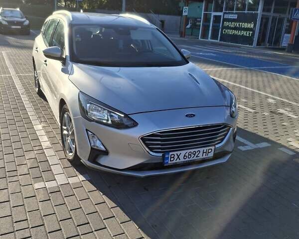 Сірий Форд Фокус, об'ємом двигуна 1.5 л та пробігом 180 тис. км за 13600 $, фото 1 на Automoto.ua