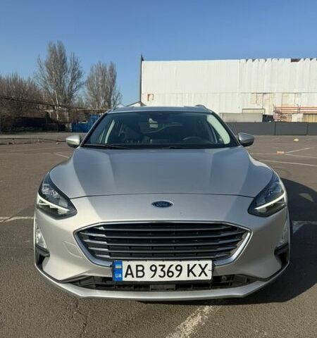 Серый Форд Фокус, объемом двигателя 1.5 л и пробегом 185 тыс. км за 15500 $, фото 1 на Automoto.ua