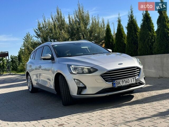 Сірий Форд Фокус, об'ємом двигуна 1.5 л та пробігом 207 тис. км за 12999 $, фото 1 на Automoto.ua