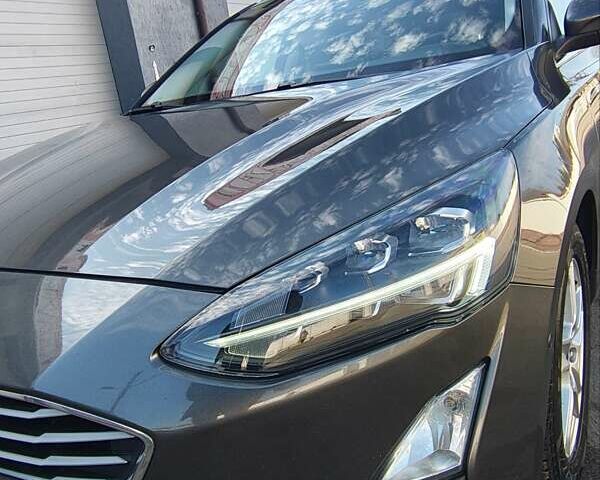 Серый Форд Фокус, объемом двигателя 1.5 л и пробегом 163 тыс. км за 16500 $, фото 1 на Automoto.ua