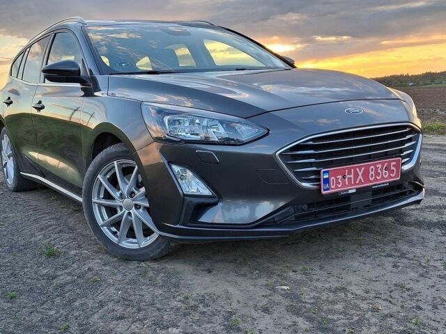 Сірий Форд Фокус, об'ємом двигуна 1.5 л та пробігом 150 тис. км за 13300 $, фото 1 на Automoto.ua