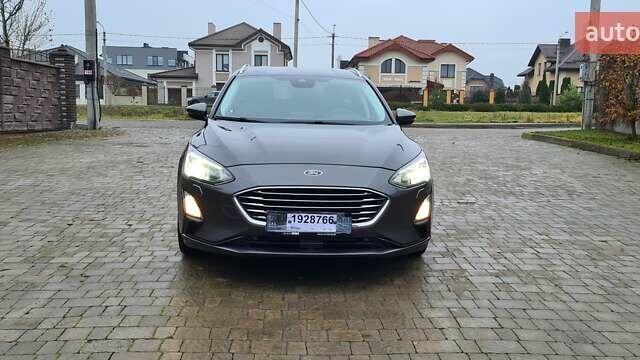 Сірий Форд Фокус, об'ємом двигуна 1.5 л та пробігом 145 тис. км за 14500 $, фото 1 на Automoto.ua