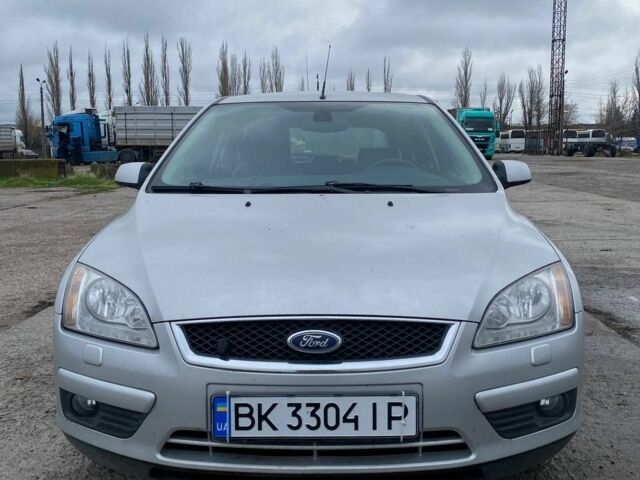 Серый Форд Фокус, объемом двигателя 1.8 л и пробегом 211 тыс. км за 4750 $, фото 1 на Automoto.ua