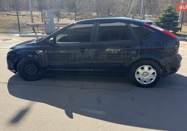 Синій Форд Фокус, об'ємом двигуна 1.6 л та пробігом 350 тис. км за 4100 $, фото 1 на Automoto.ua