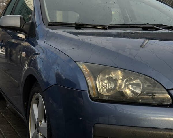 Синий Форд Фокус, объемом двигателя 2 л и пробегом 327 тыс. км за 3306 $, фото 1 на Automoto.ua