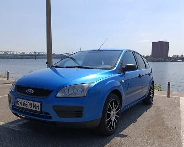 Синий Форд Фокус, объемом двигателя 1.6 л и пробегом 220 тыс. км за 6300 $, фото 1 на Automoto.ua