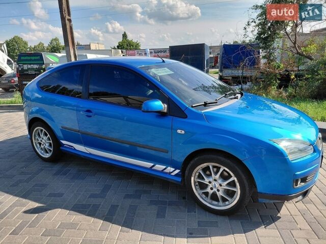 Синий Форд Фокус, объемом двигателя 1.6 л и пробегом 207 тыс. км за 4000 $, фото 1 на Automoto.ua