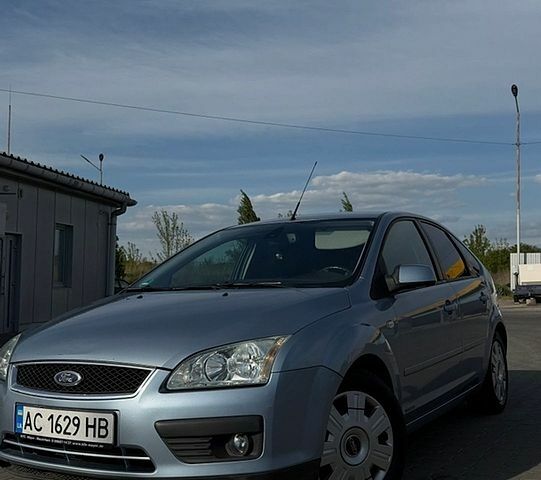 Синий Форд Фокус, объемом двигателя 2 л и пробегом 282 тыс. км за 3250 $, фото 1 на Automoto.ua