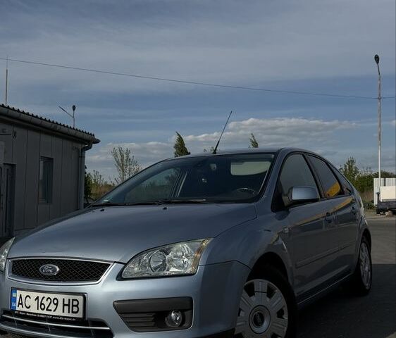 Синій Форд Фокус, об'ємом двигуна 2 л та пробігом 282 тис. км за 3100 $, фото 1 на Automoto.ua