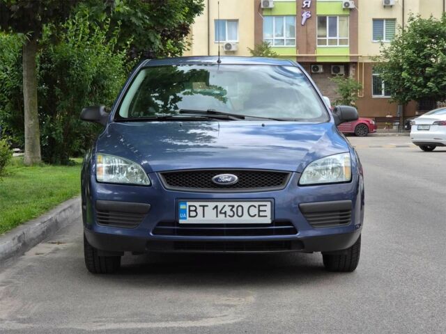 Синій Форд Фокус, об'ємом двигуна 1.4 л та пробігом 193 тис. км за 3200 $, фото 1 на Automoto.ua