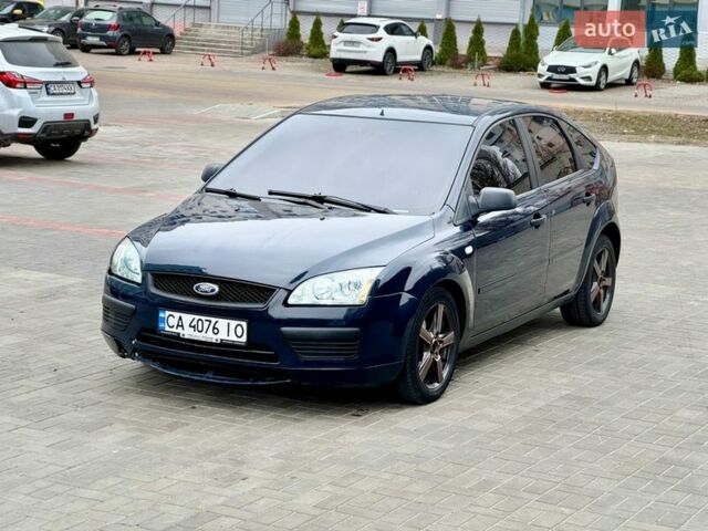 Синий Форд Фокус, объемом двигателя 1.4 л и пробегом 367 тыс. км за 2799 $, фото 1 на Automoto.ua