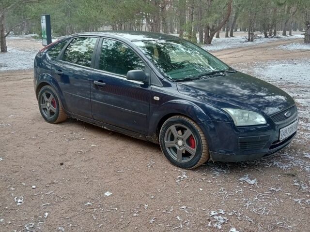 Синий Форд Фокус, объемом двигателя 1.4 л и пробегом 237 тыс. км за 3200 $, фото 1 на Automoto.ua